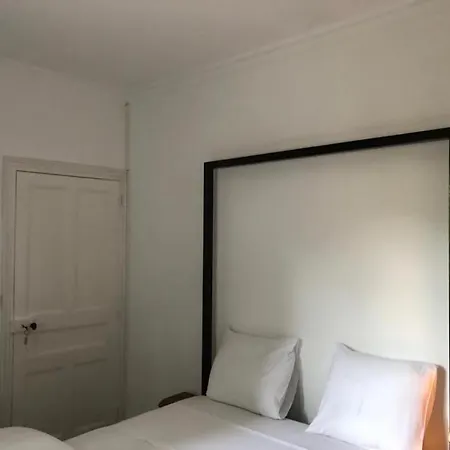 La Tour Mystique Bed & Breakfast *