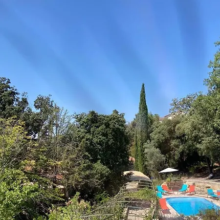 La Tour Mystique Bed & Breakfast *