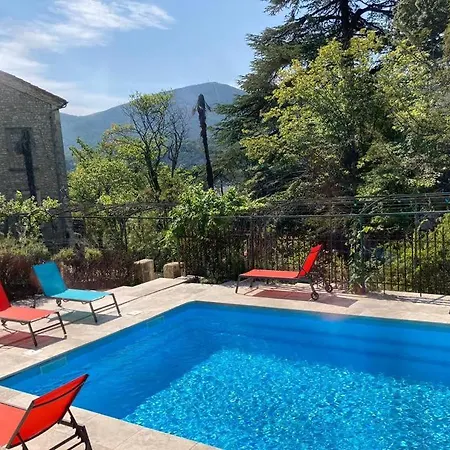 La Tour Mystique Bed & Breakfast *